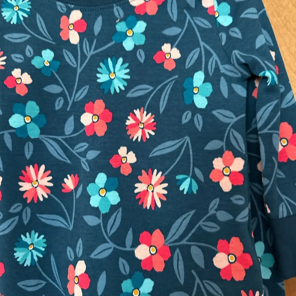 Old Navy Floral 2 piece long sleeve pajama set